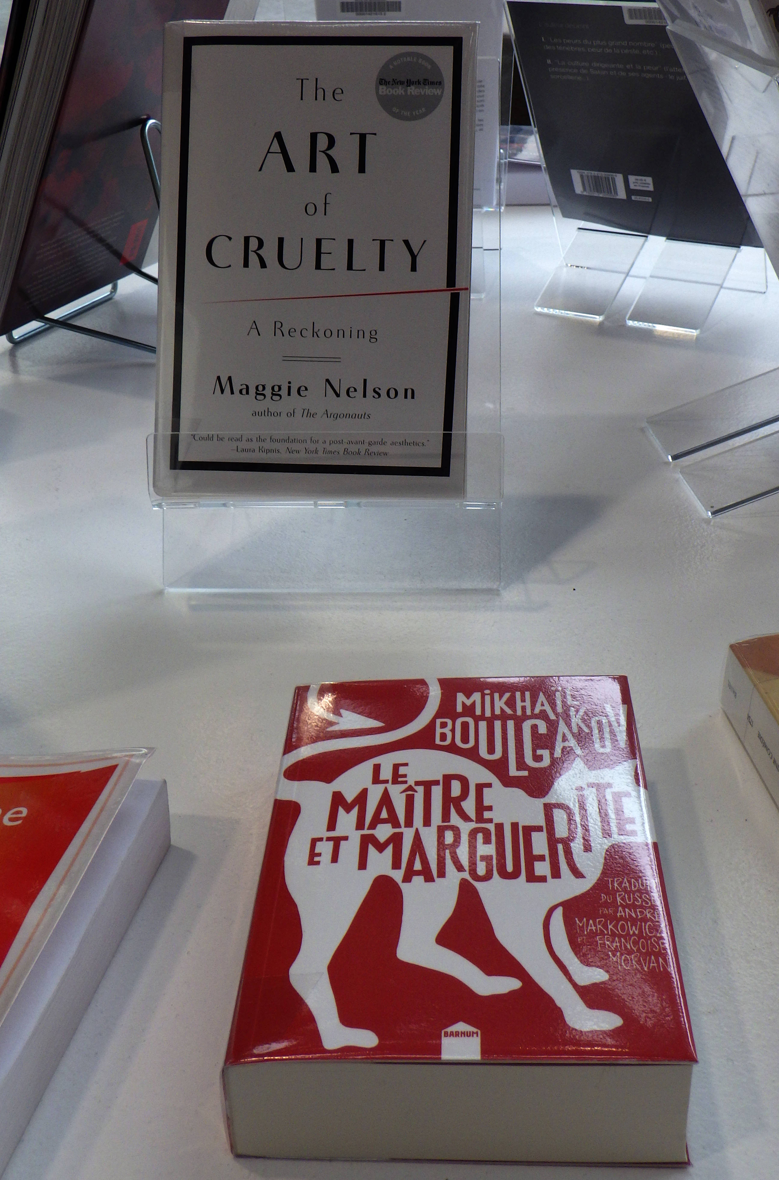 Maggie Nelson. The Art of Cruelty : a Reckoning. New York : Norton & Co., 2012 ; Mikhail Boulgakov. Le Maître et Marguerite. Paris : Inculte, 2021.